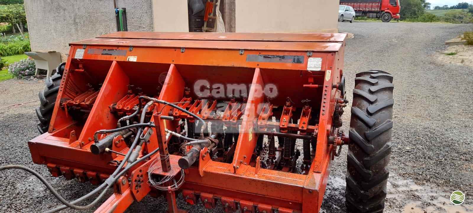 TD 220 de Campo Largo Tratores